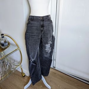 Baggy ripped denim